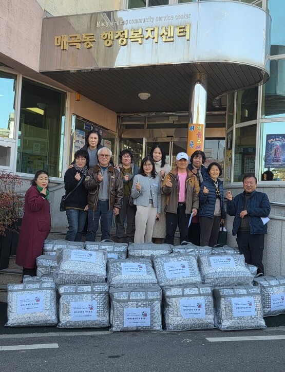 순천시 매곡동마중물보장협의체, 독거노인 25명에게 따뜻한 이불 전달