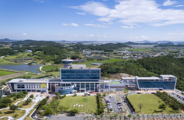 신안군, 영농철 맞아 농기계임대사업소 근무시간 연장 운영