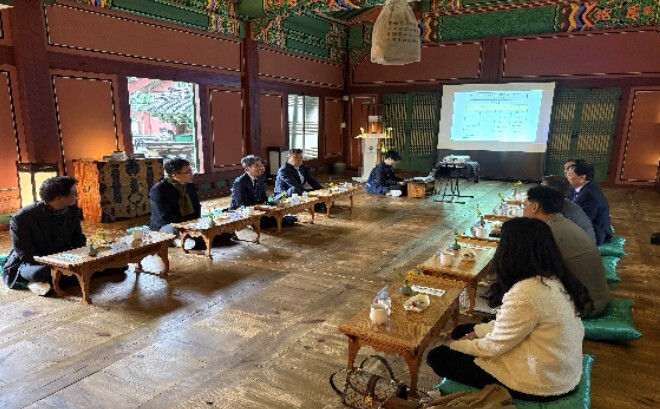 국가유산청, 신협중앙회와 창덕궁 고건물 전통한지로 보수·정비 완료