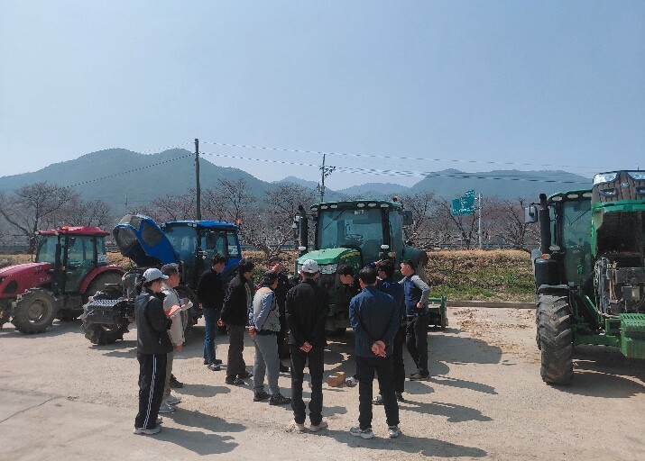 구례군, 농번기 대비 대형 농업기계 정비 교육 실시... 수리비 절감 효과 기대