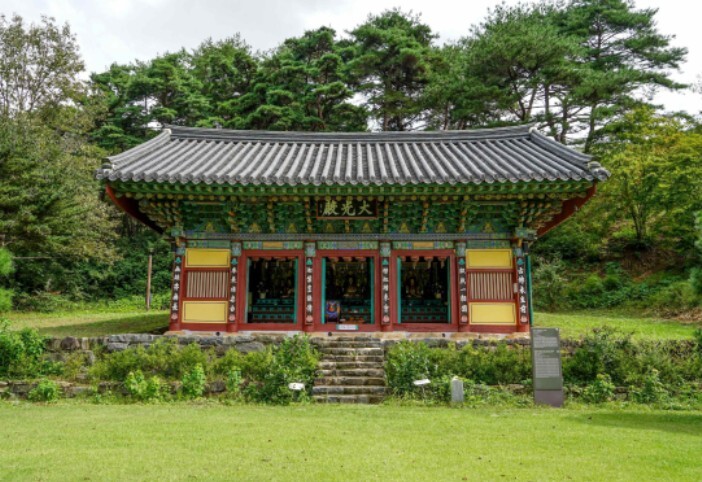 국가유산청, '금산 신안사 대광전' 보물 지정 예고