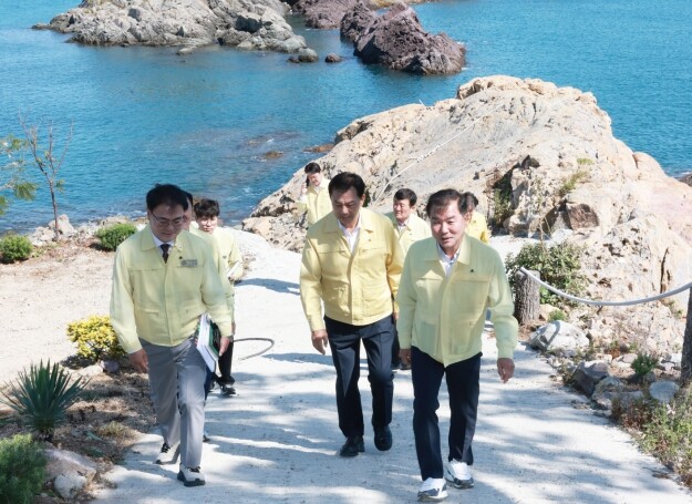 고흥군의회, 금산면 대취도 선착장·부잔교 설치사업 현장 점검