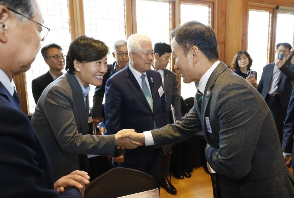 신안군, 가뭄 위기 극복을 위한 국비 확보 총력.."전국농어촌지역 군수협의회서 도서 지역 가뭄 실태 알리고 정부 긴급 지원 건의"