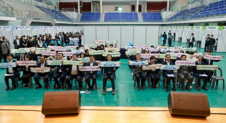 영암군 일자리 박람회에 구직자 476명 참여