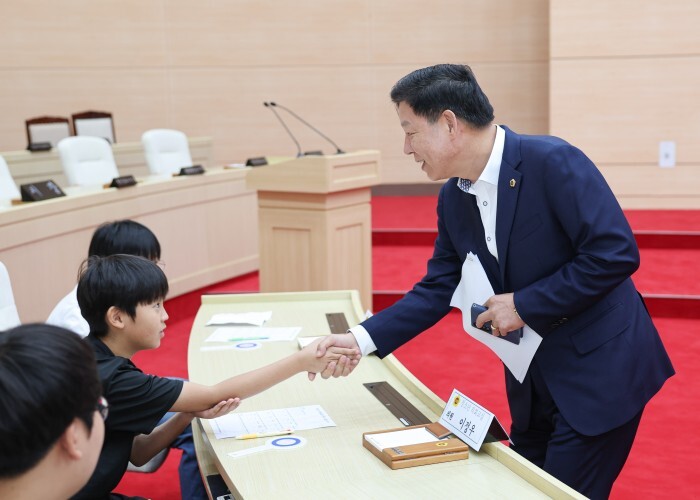 김정희 특별시의원, 순천삼산초 6학년 39명과 청소년 의회교실서 눈높이 소통